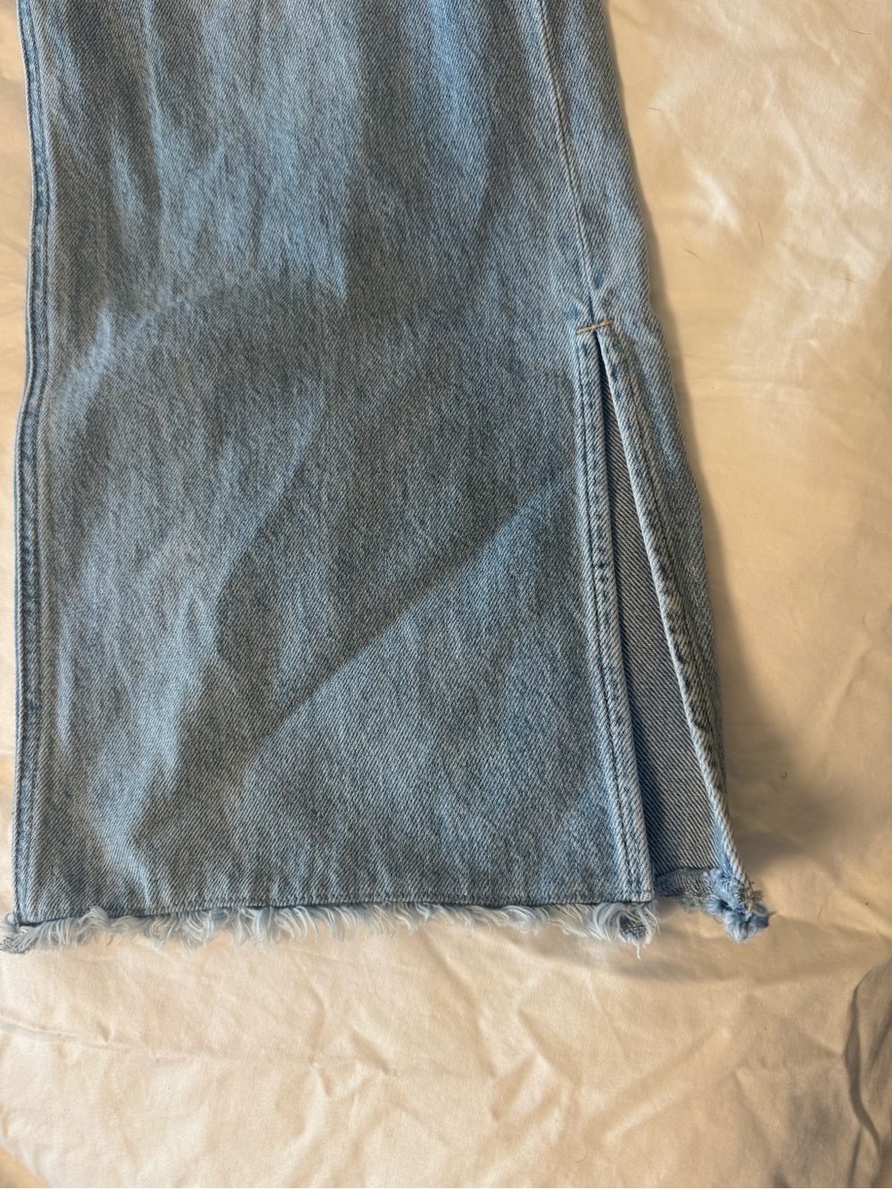 Alice + Olivia Light Wash High-Rise Wide Leg Jeans - Picture 10 of 13